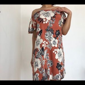 Lovely Off-Shoulder Floral Dress, Size Small